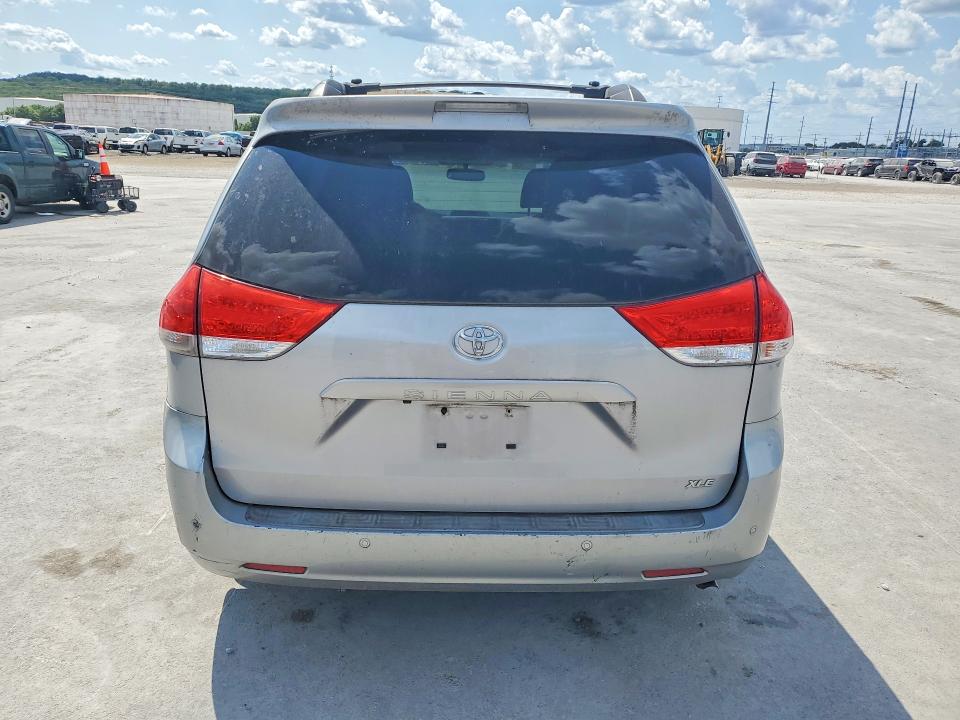 Photo 6 from auction – 2011 TOYOTA SIENNA with VIN 5TDYK3DC0BS015276