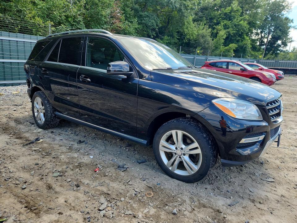 Photo 4 from auction – 2015 MERCEDES-BENZ ML with VIN 4JGDA5HB7FA503203