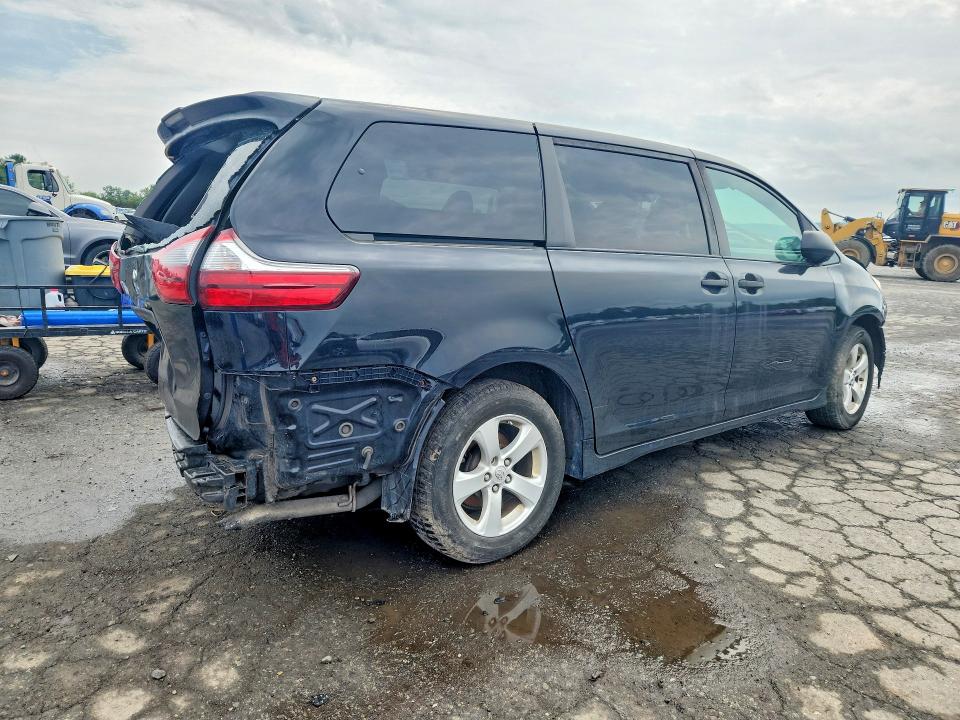 Photo 3 from auction – 2020 TOYOTA SIENNA with VIN 5TDZZ3DC9LS084159