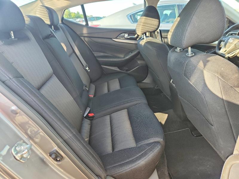 Photo 10 from auction – 2018 NISSAN MAXIMA with VIN 1N4AA6AP7JC402541