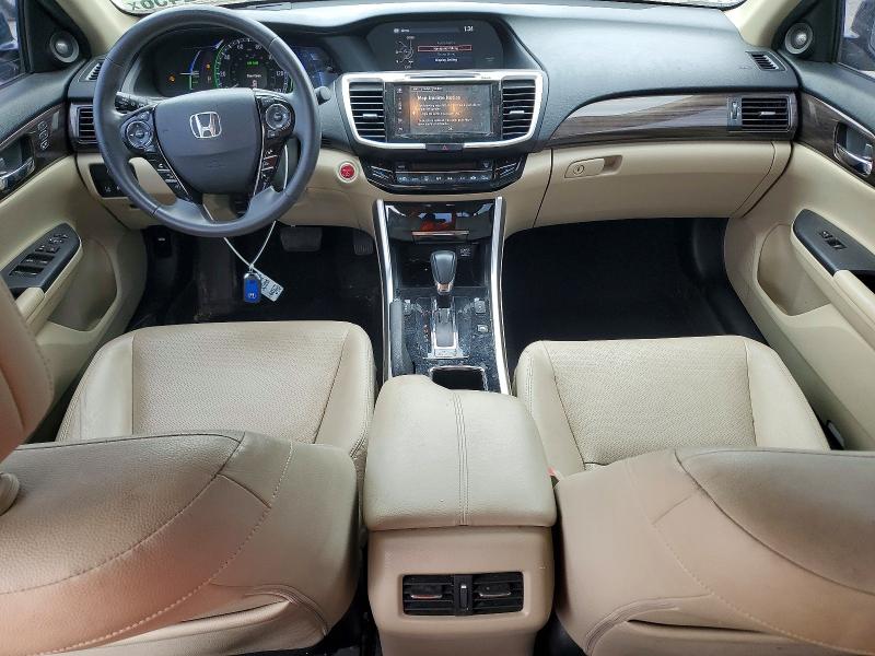 Photo 8 from auction – 2017 HONDA ACCORD with VIN JHMCR6F73HC024179