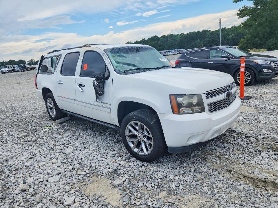 Photo 4 from auction – 2009 CHEVROLET SUBURBAN with VIN 1GNFC360X9R241560