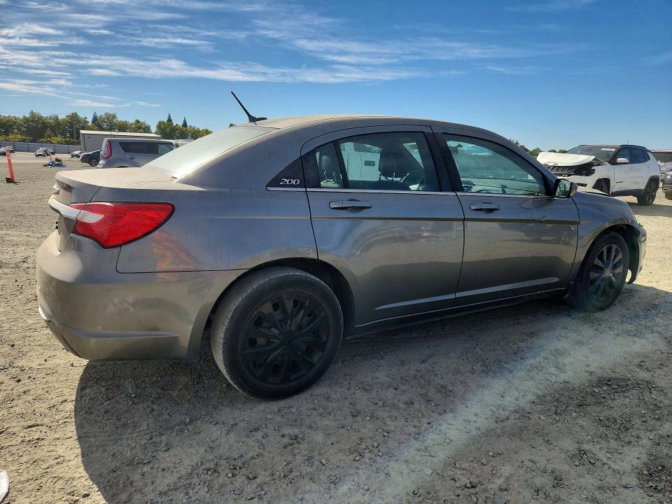 Photo 3 from auction – 2012 CHRYSLER 200 with VIN 1C3CCBAB1CN145110