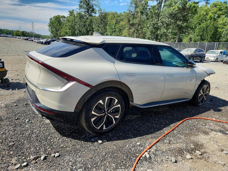 Photo 3 from auction – 2023 KIA EV6 with VIN KNDC34LA5P5606360