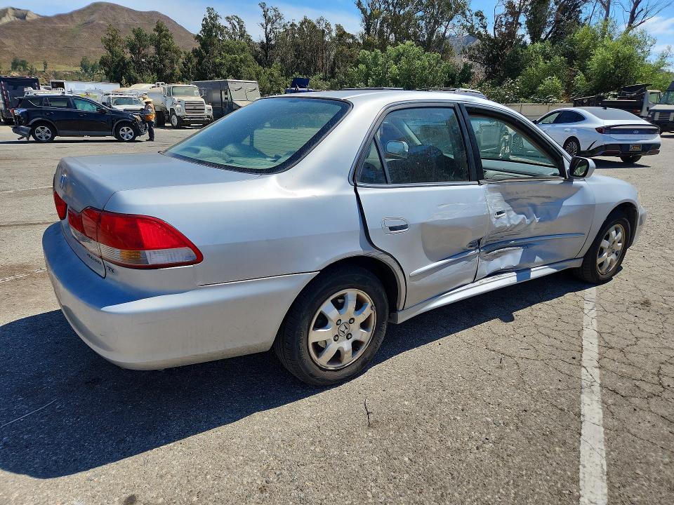 Photo 3 from auction – 2001 HONDA ACCORD with VIN 1HGCG66851A096536