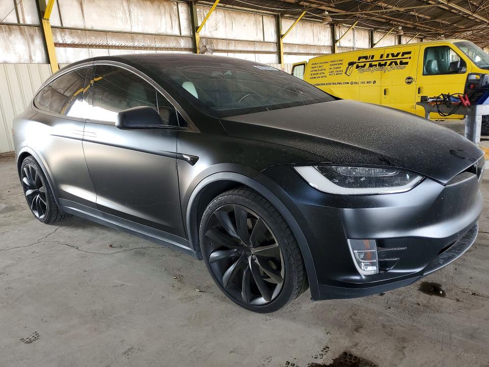 Photo 4 from auction – 2017 TESLA MODEL X with VIN 5YJXCBE2XHF070503