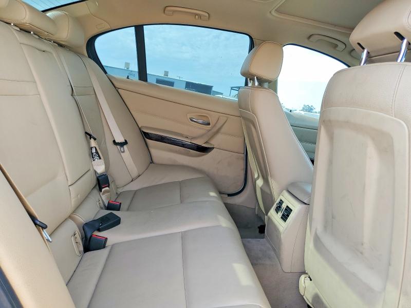 Photo 10 from auction – 2011 BMW 328 with VIN WBAPH5C5XBA442130