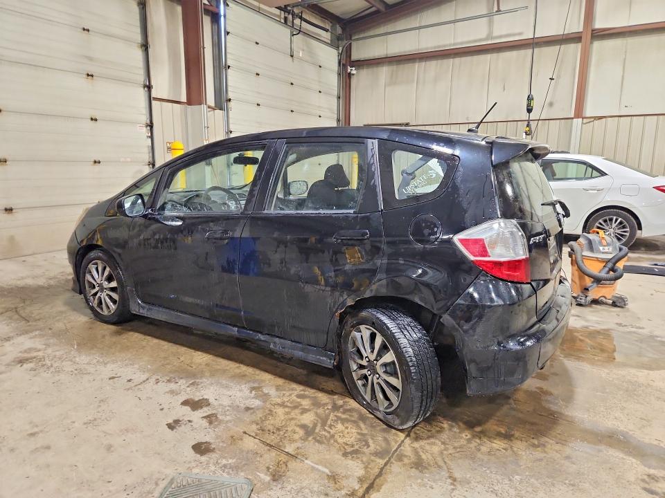 Photo 2 from auction – 2013 HONDA FIT with VIN JHMGE8H52DC072819