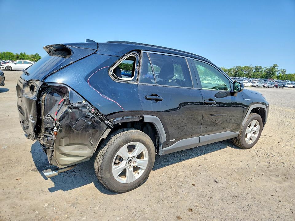 Photo 3 from auction – 2021 TOYOTA RAV4 with VIN JTMRWRFV9MD122898