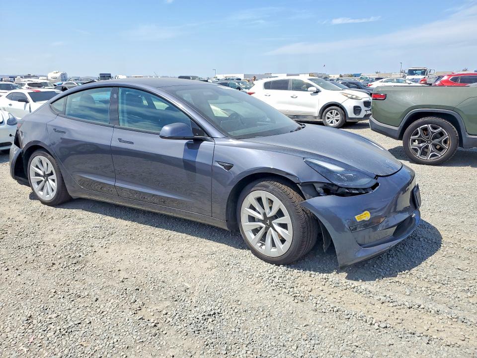 Foto 4 de la subasta – 2021 TESLA MODEL 3 con VIN 5YJ3E1EA7MF096609