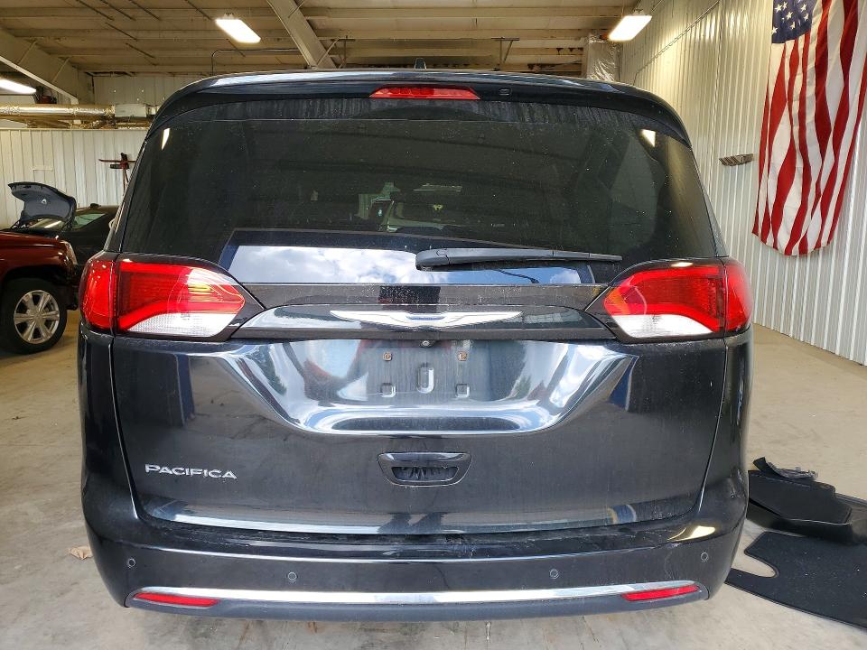 Photo 6 from auction – 2018 CHRYSLER PACIFICA with VIN 2C4RC1BG1JR103871
