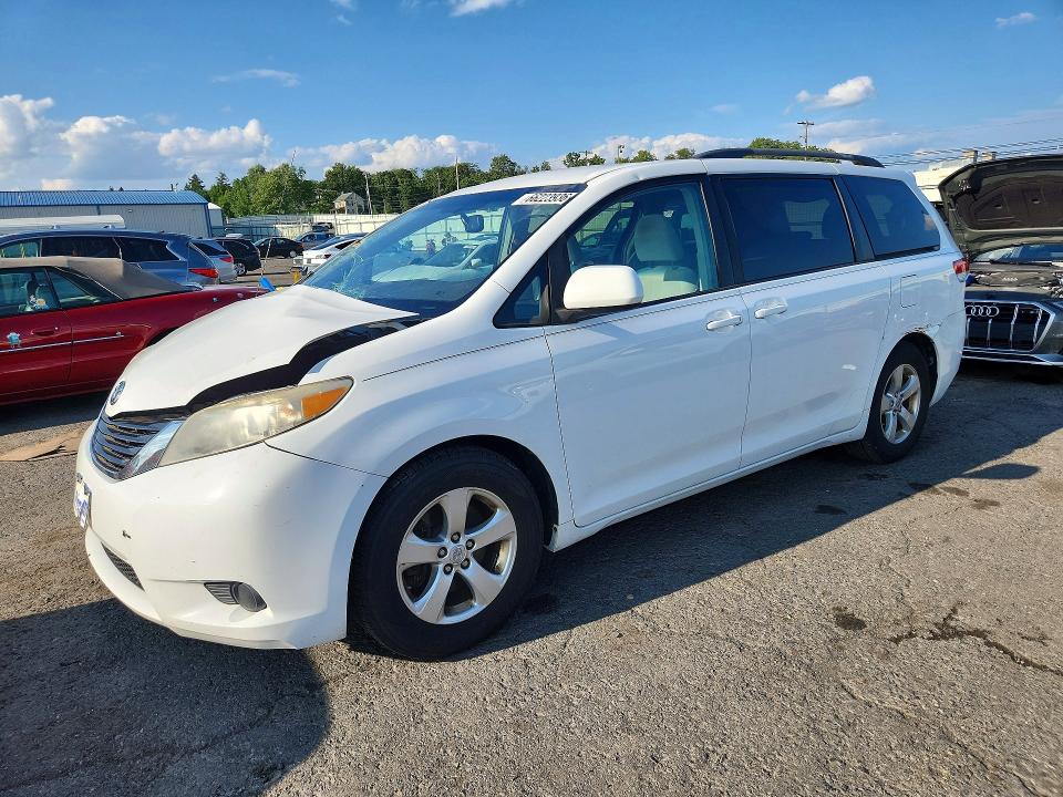 2013 TOYOTA SIENNA - Търг №66223936