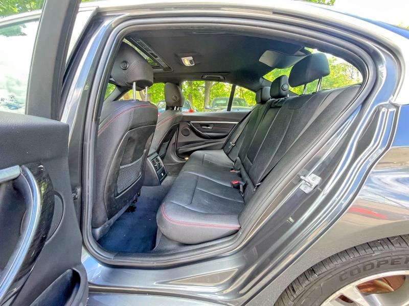 Photo 12 from auction – 2018 BMW 330 with VIN WBA8D9G58JNU71313
