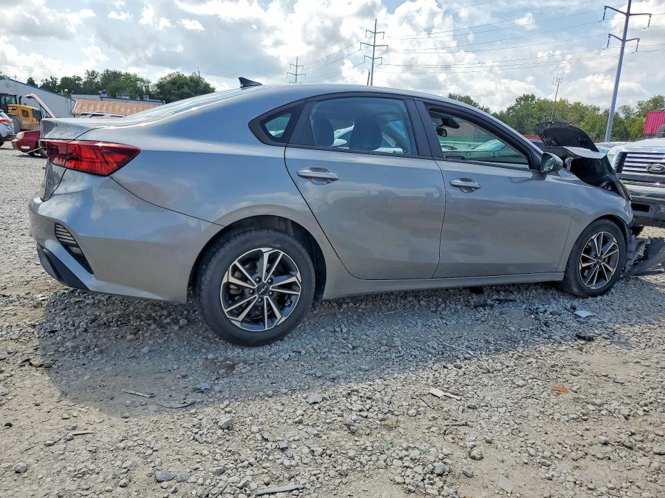 Photo 3 from auction – 2022 KIA FORTE with VIN 3KPF24AD1NE473031