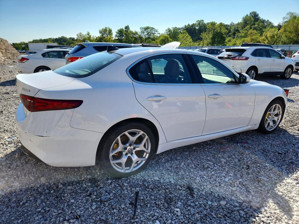 Photo 3 from auction – 2021 ALFA ROMEO GIULIA with VIN ZARFANBN1M7649337