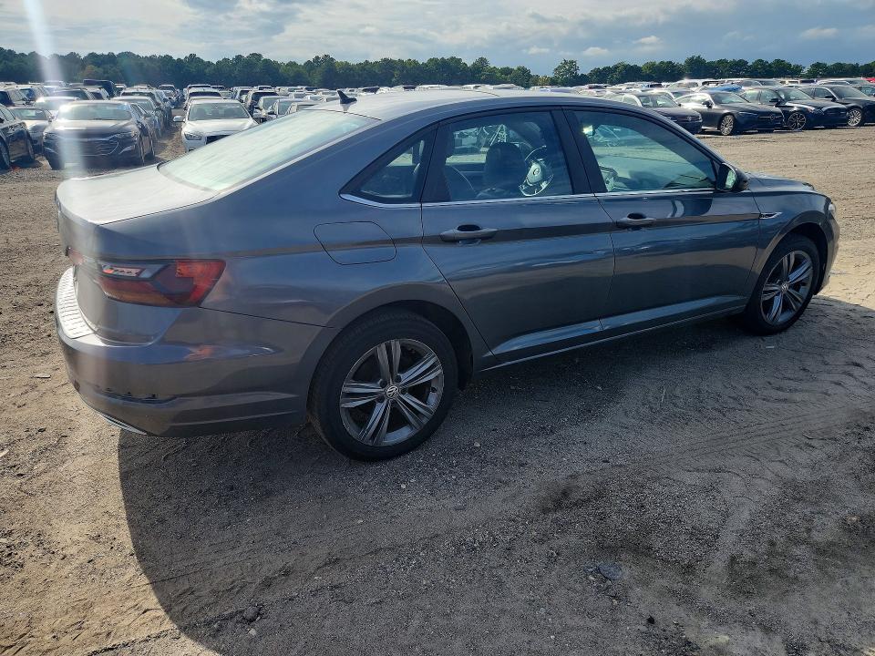 Photo 3 from auction – 2019 VOLKSWAGEN JETTA with VIN 3VWCB7BU8KM192507