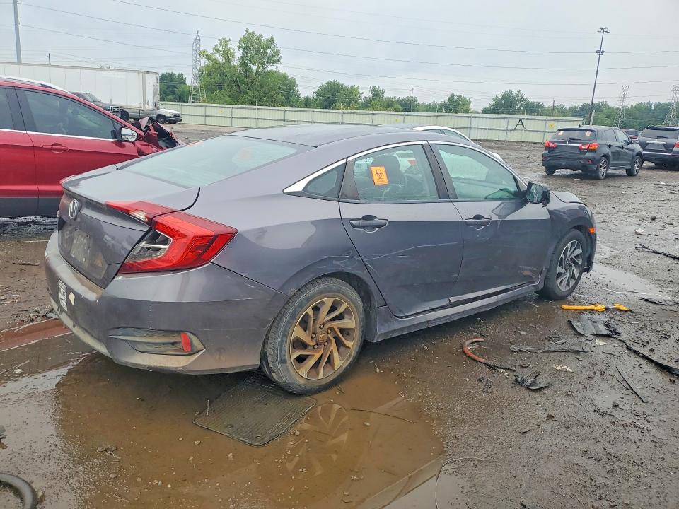 Photo 3 from auction – 2016 HONDA CIVIC with VIN 19XFC2F79GE035266