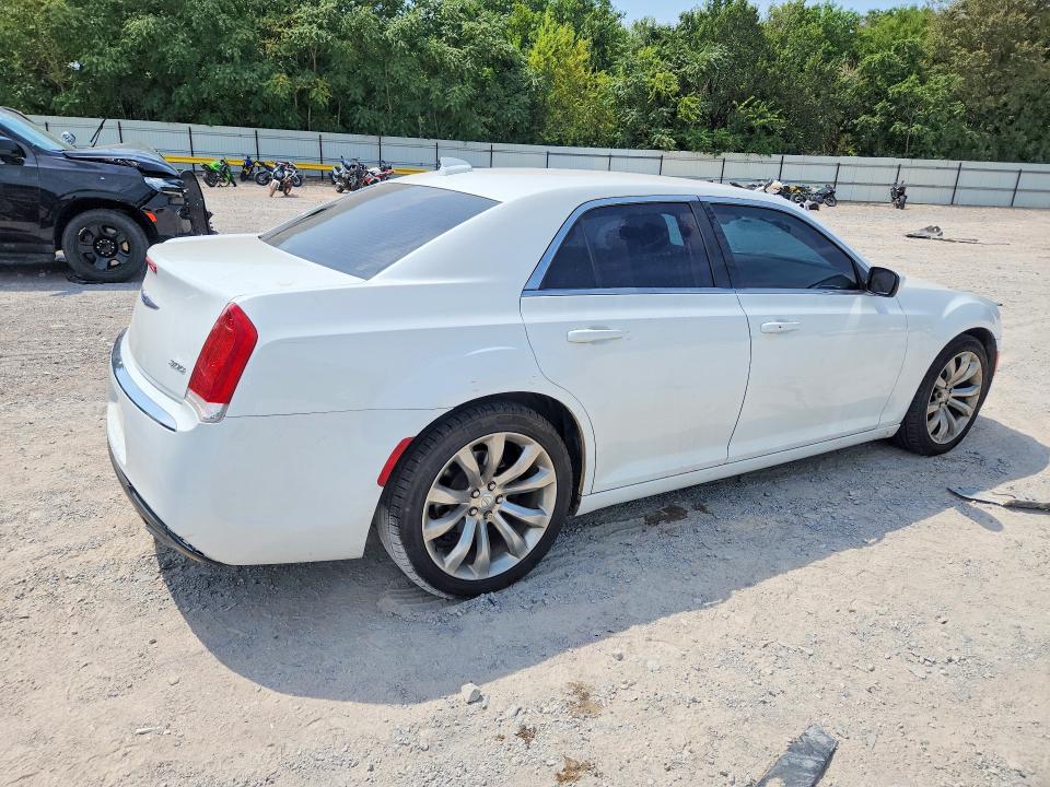 Photo 3 from auction – 2018 CHRYSLER 300 with VIN 2C3CCAAG4JH285941