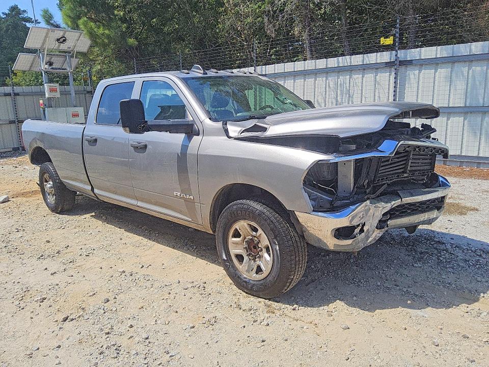 Photo 4 from auction – 2019 RAM 2500 with VIN 3C6UR4HL3KG534371