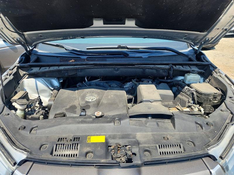 Photo 12 from auction – 2018 TOYOTA HIGHLANDER with VIN 5TDJZRFHXJS811038