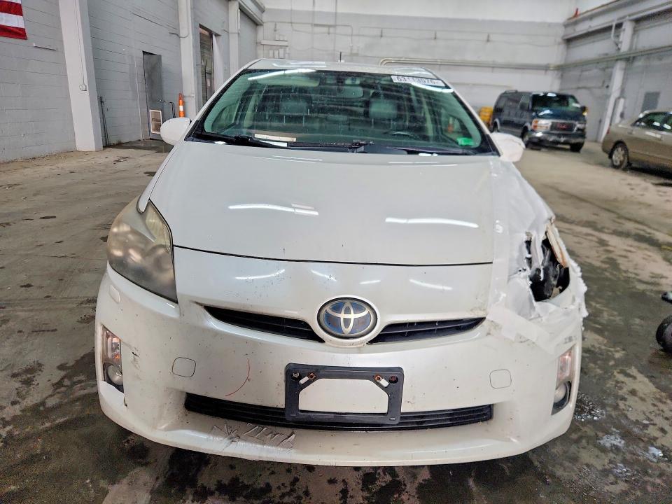 Photo 5 from auction – 2011 TOYOTA PRIUS with VIN JTDKN3DUXB0327923