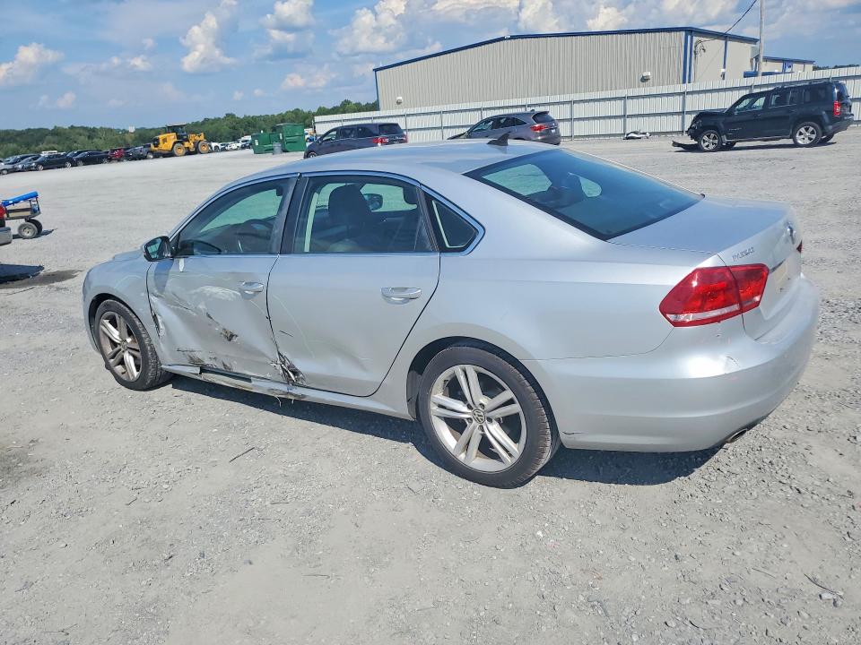 Photo 2 from auction – 2014 VOLKSWAGEN PASSAT with VIN 1VWBP7A32EC015057