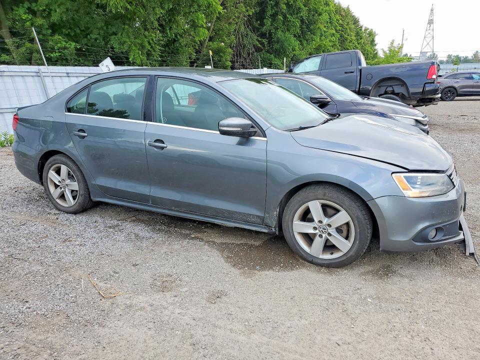 Photo 4 from auction – 2014 VOLKSWAGEN JETTA with VIN 3VWDL7AJ2EM357724