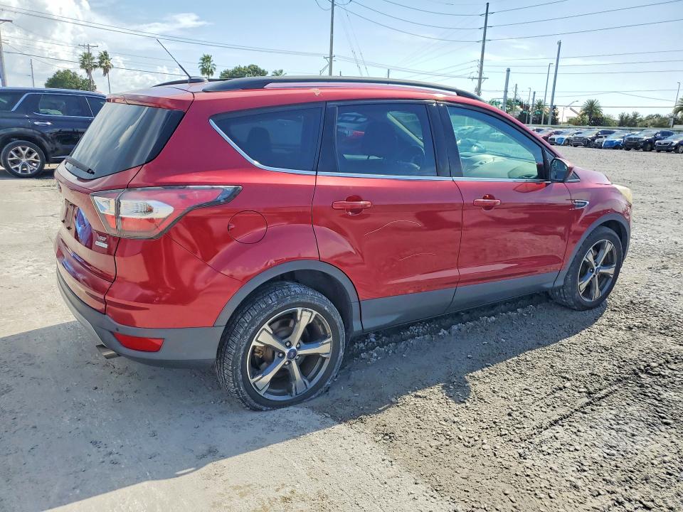 Photo 3 from auction – 2017 FORD ESCAPE with VIN 1FMCU0GD9HUA20578