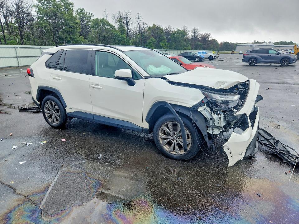 Photo 4 from auction – 2022 TOYOTA RAV4 with VIN 4T3B6RFV8NU076373