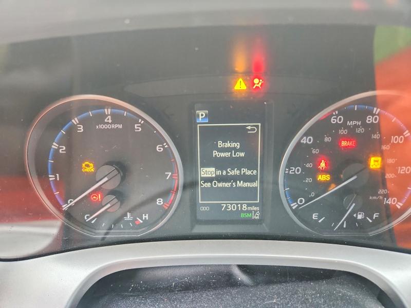 Photo 9 from auction – 2018 TOYOTA RAV4 with VIN JTMRFREV6JJ233942