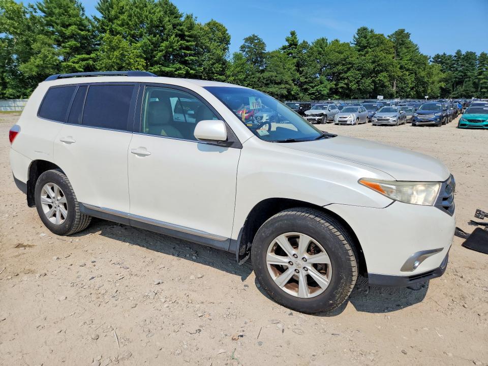 Photo 4 from auction – 2013 TOYOTA HIGHLANDER with VIN 5TDBK3EH0DS186385
