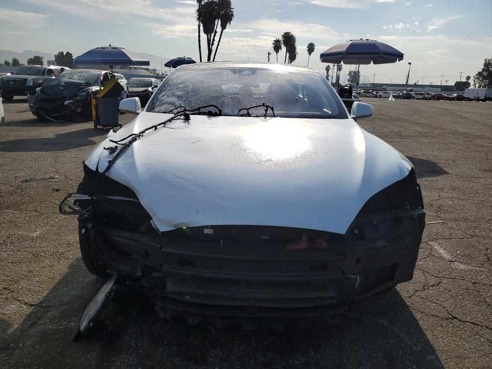 Photo 5 from auction – 2015 TESLA MODEL S with VIN 5YJSA1V43FF100935