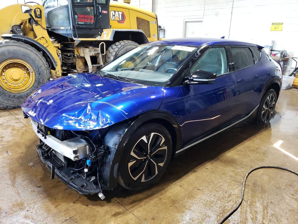 KIA EV6 2024 with VIN KNDC34LA5R5195285 - Photo from auction