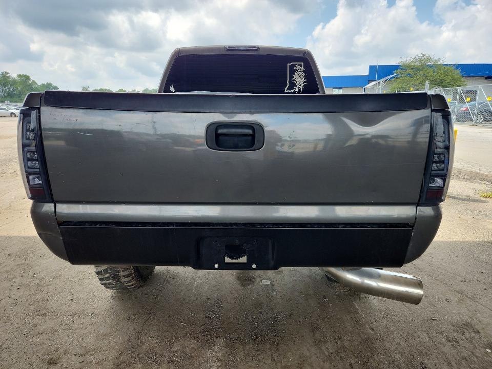 Photo 6 from auction – 2002 CHEVROLET SILVERADO with VIN 1GCHK23132F164226