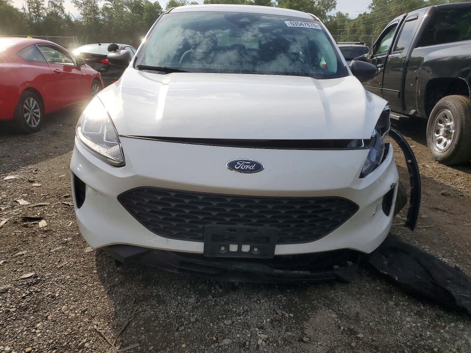 Photo 5 from auction – 2022 FORD ESCAPE with VIN 1FMCU0F63NUA16699