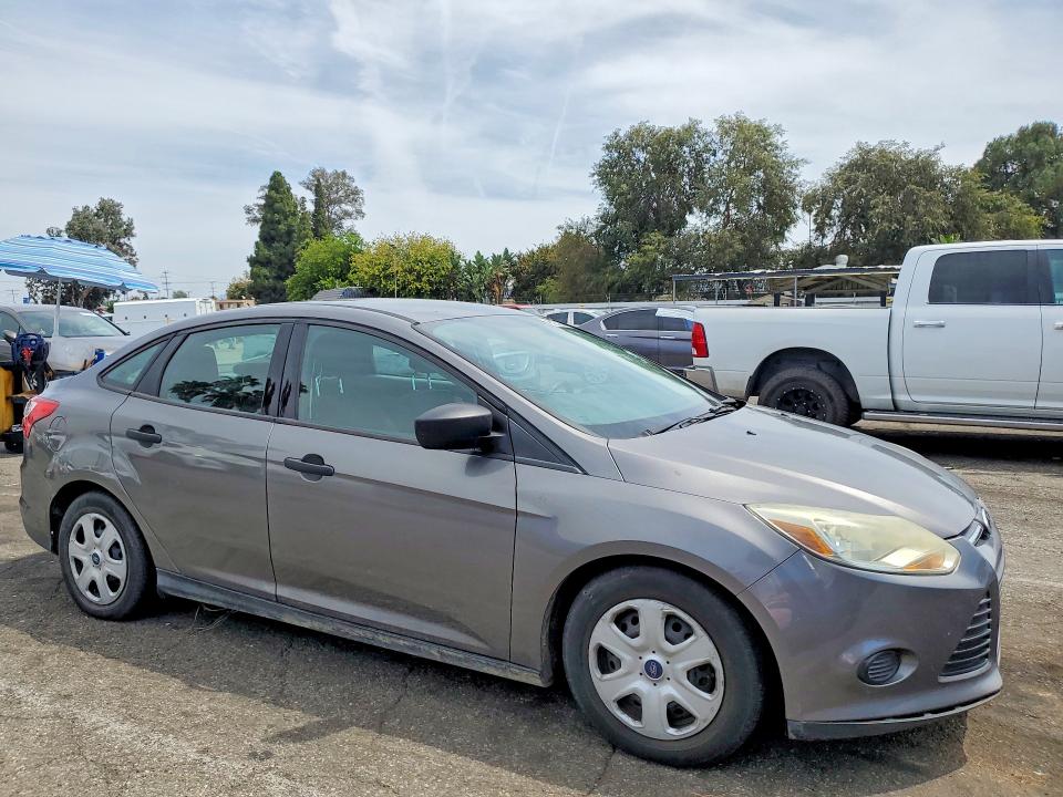 Photo 4 from auction – 2014 FORD FOCUS with VIN 1FADP3E20EL442684