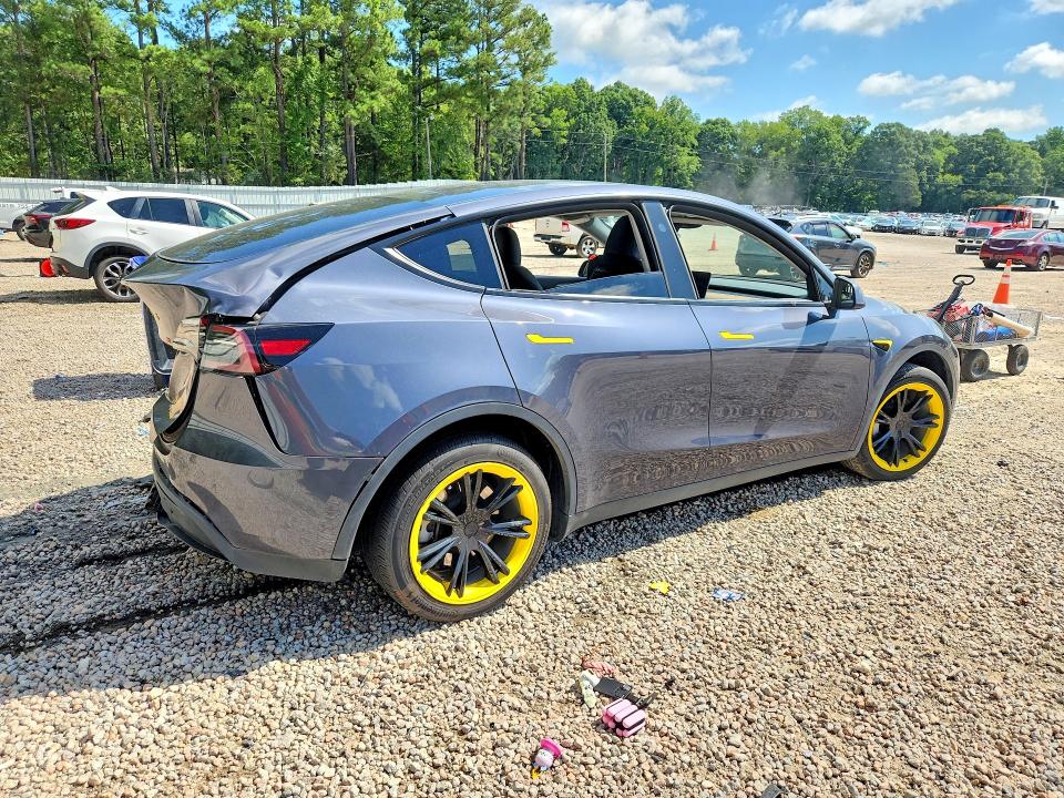 Foto 3 de la subasta – 2023 TESLA MODEL Y con VIN 7SAYGDEDXPF949703