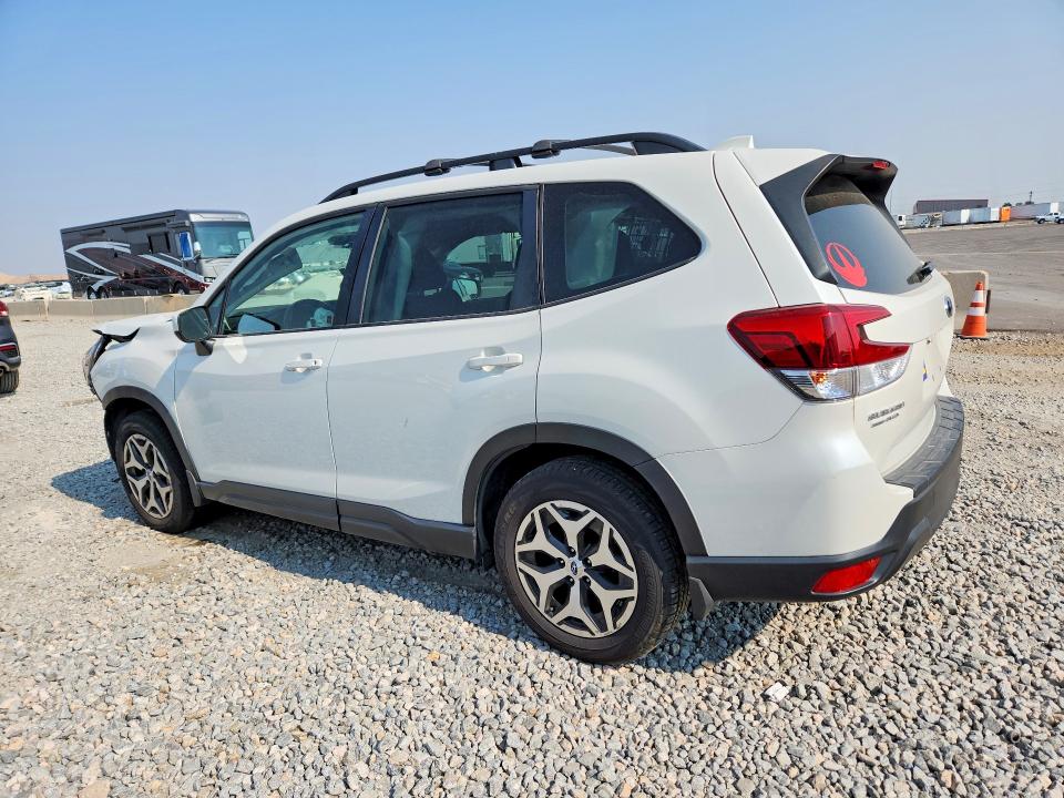 Фото 2 с аукциона – 2021 SUBARU FORESTER с VIN JF2SKAJC7MH436743