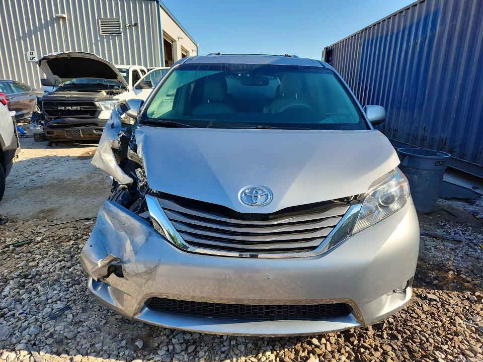 Photo 5 from auction – 2013 TOYOTA SIENNA with VIN 5TDYK3DC6DS331154