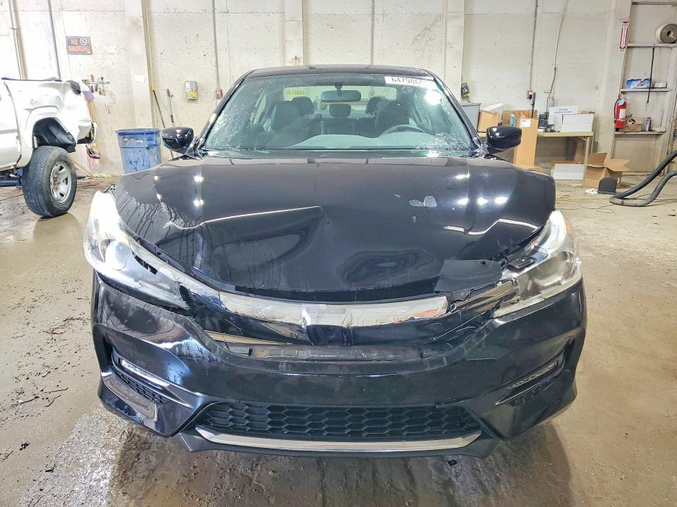 Photo 5 from auction – 2016 HONDA ACCORD with VIN 1HGCR2F52GA066847