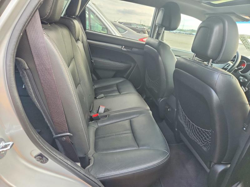 Photo 10 from auction – 2011 KIA SORENTO with VIN 5XYKWDA22BG144998
