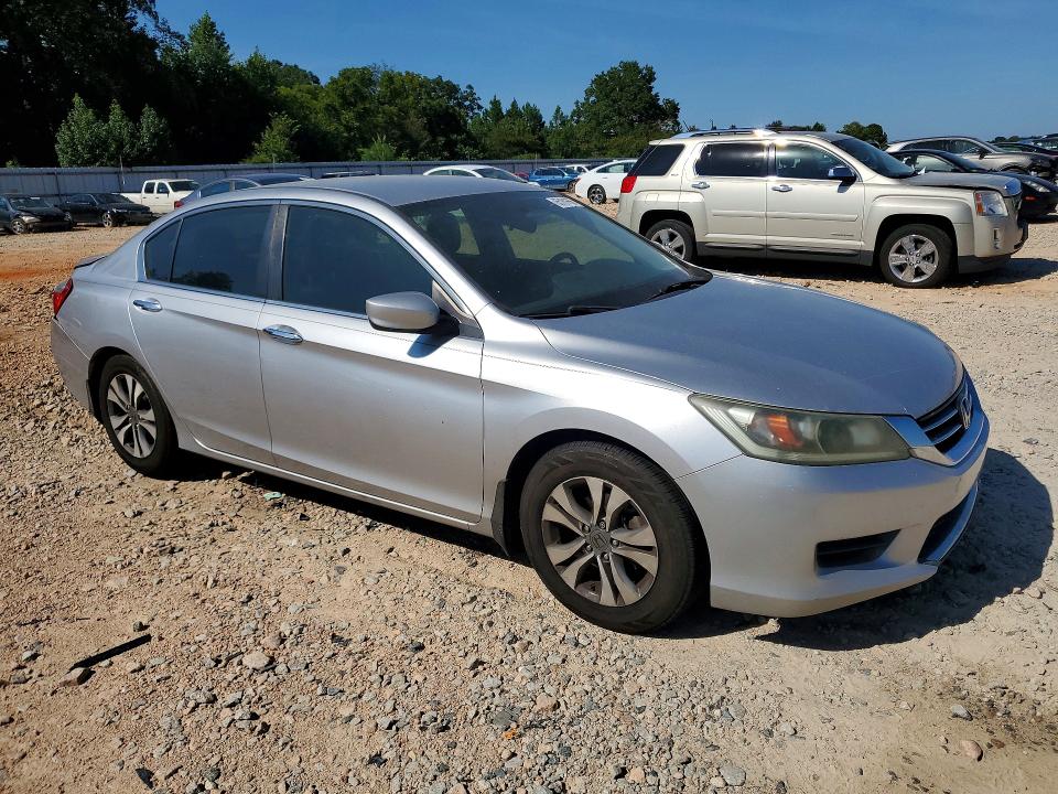 Photo 4 from auction – 2015 HONDA ACCORD with VIN 1HGCR2F36FA160131