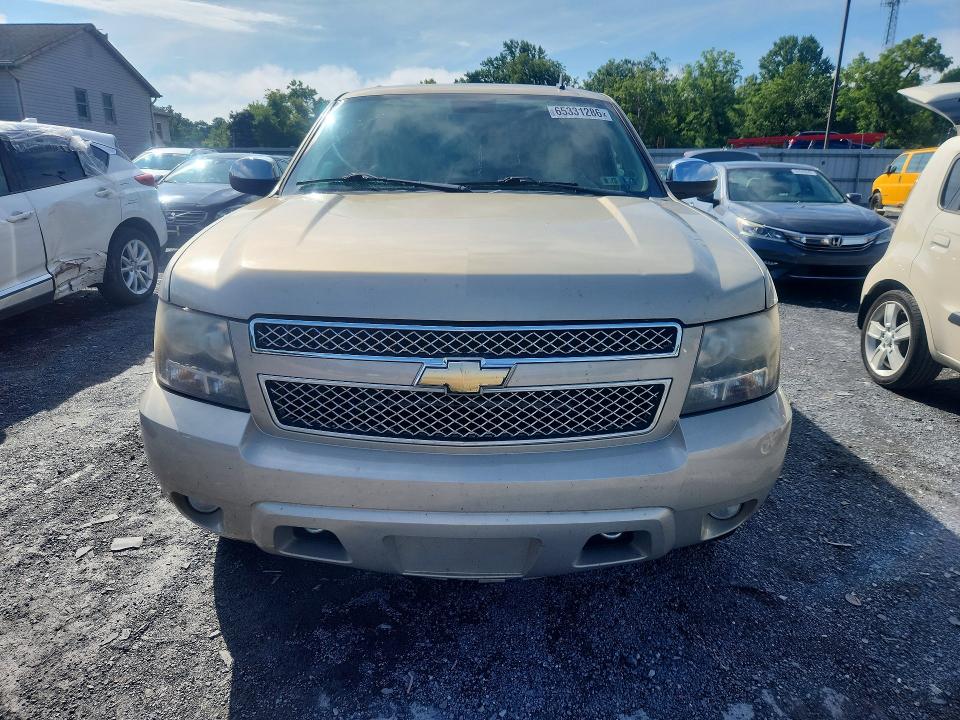 Photo 5 from auction – 2011 CHEVROLET SUBURBAN with VIN 1GNSKKE3XBR365812