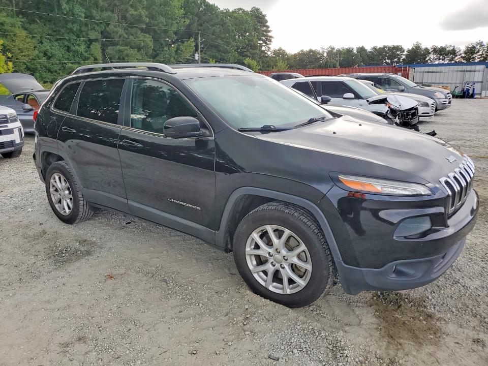 Photo 4 from auction – 2018 JEEP CHEROKEE with VIN 1C4PJLCB1JD531180