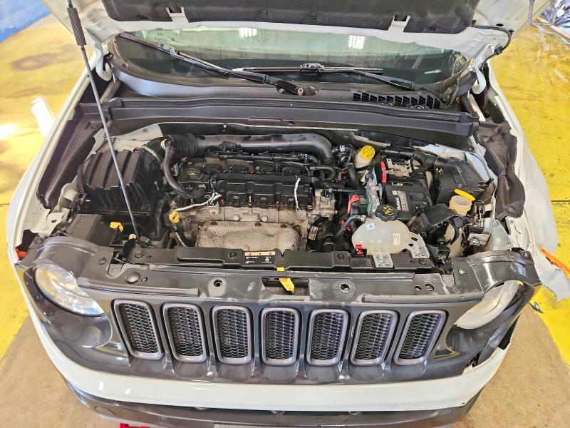 Photo 12 from auction – 2018 JEEP RENEGADE with VIN ZACCJBCB3JPH41385