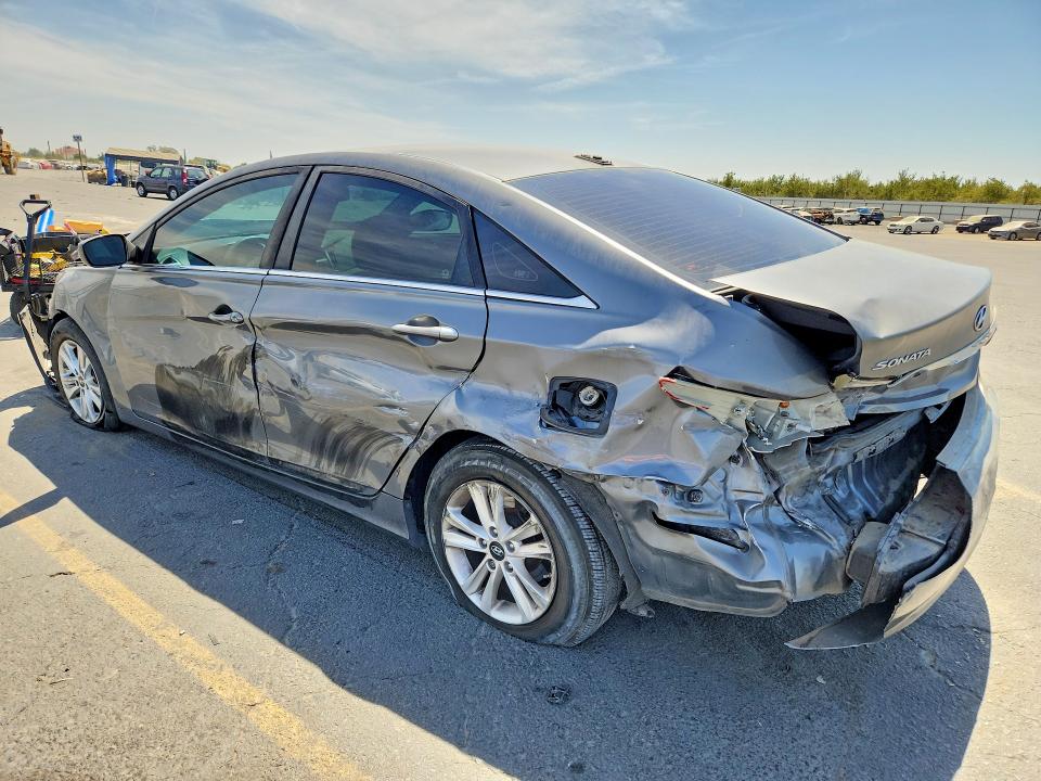 Photo 2 from auction – 2013 HYUNDAI SONATA with VIN 5NPEB4AC7DH658195