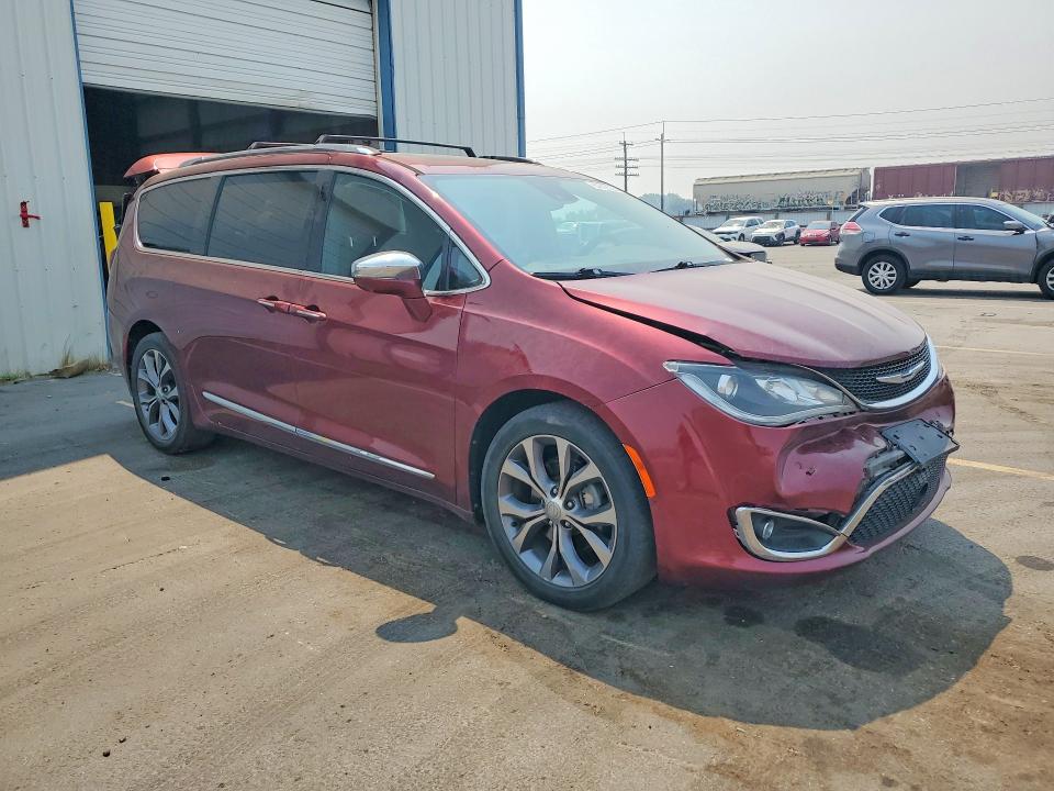Photo 4 from auction – 2017 CHRYSLER PACIFICA with VIN 2C4RC1GG8HR647691