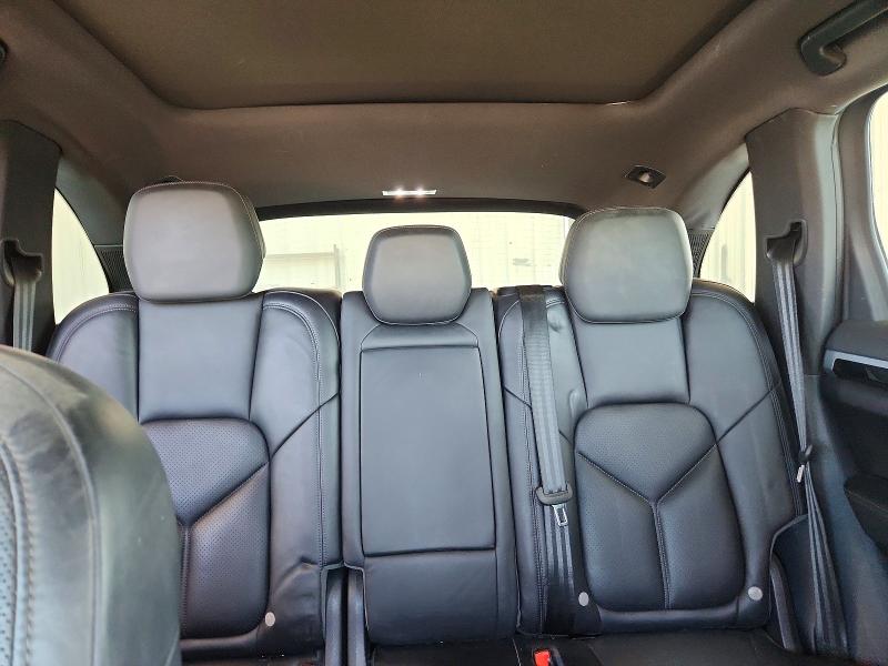 Photo 10 from auction – 2016 PORSCHE CAYENNE with VIN WP1AE2A24GLA64485