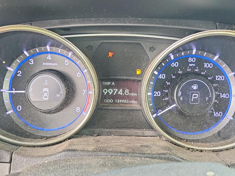 Photo 9 from auction – 2012 HYUNDAI SONATA with VIN 5NPEB4AC0CH425953