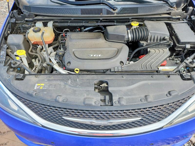 Photo 12 from auction – 2017 CHRYSLER PACIFICA with VIN 2C4RC1EG9HR756907